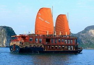 Visit Cua Van fishing village with Violet cruise