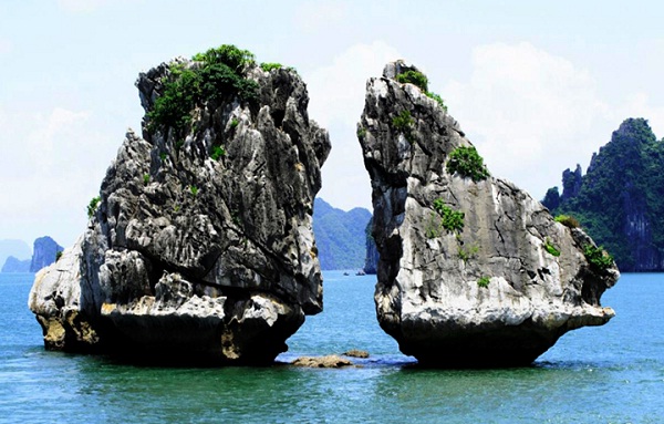  Trong Mai Islet
