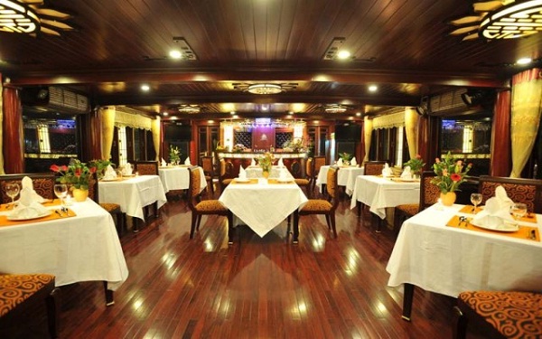 Calypso Cruise's restaurant