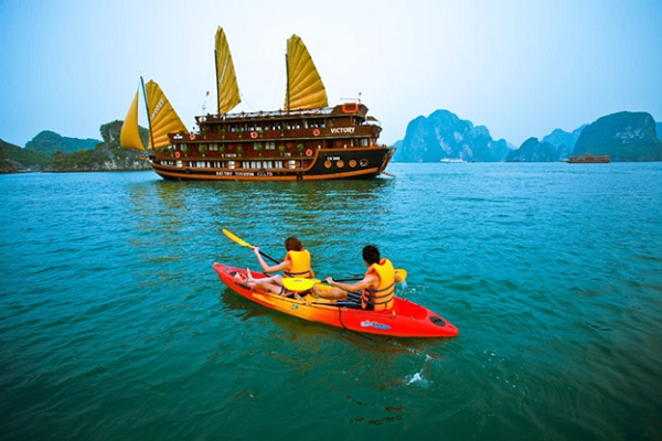 Kayaking is the best way to enjoy Halong Bay landscape.