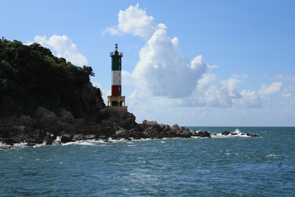 Co To Lighthouse is the symbol of the island