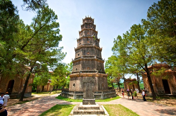 Thien Mu Pagoda, one of the famous temples in Vietnam