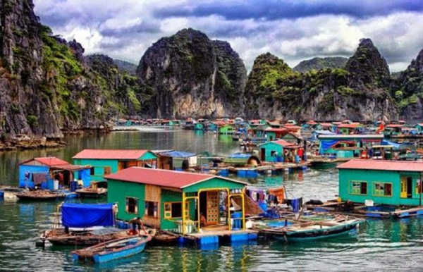 The peaceful beauty of floating villages in Halong Bay