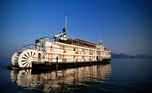 Tourists can have a  great time on Emeraude Classic Cruise