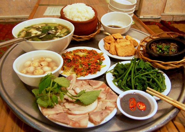 Vietnam family meal