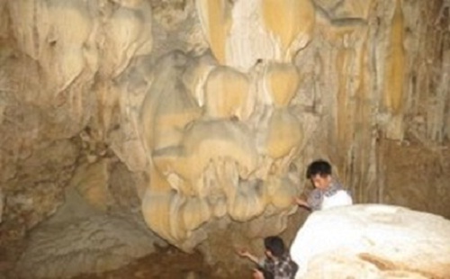 Qua Vang cave