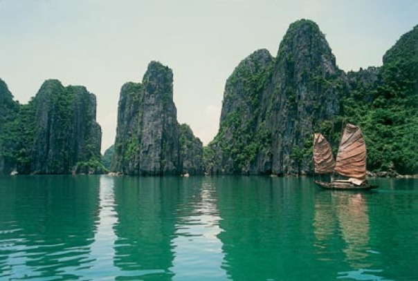 The beauty of Halong Bay - one of the seven natural world heritage site