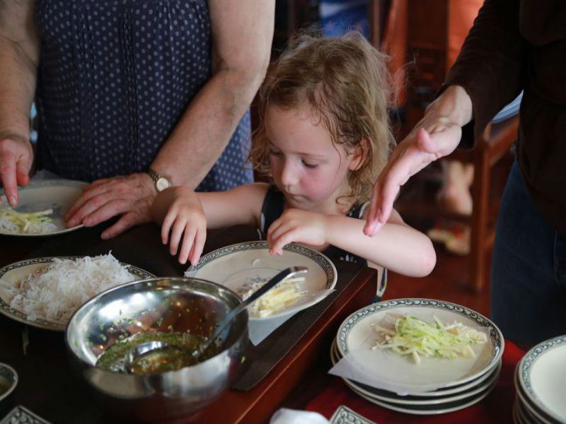 Cooking class gives you a chance to know about Vietnamese cuisine