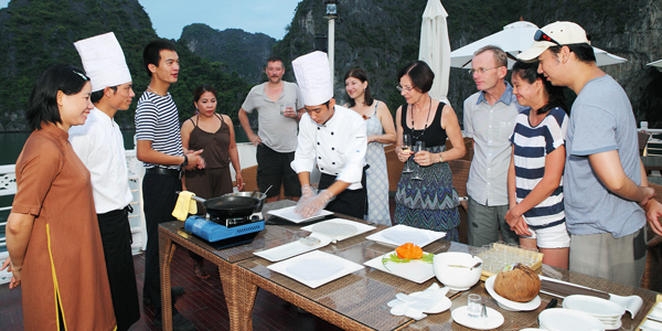 Cooking demonstration in Halong Bay 