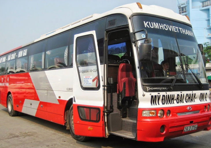 45-seat bus of Kumho Viet Thanh 