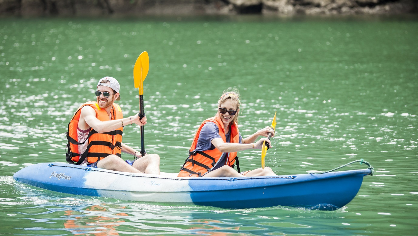 Visitors can hire kayaking boats with reasonable price