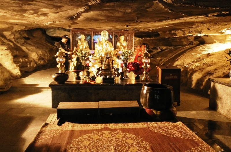 Buddhist altar inside the old Bai Dinh Temple 