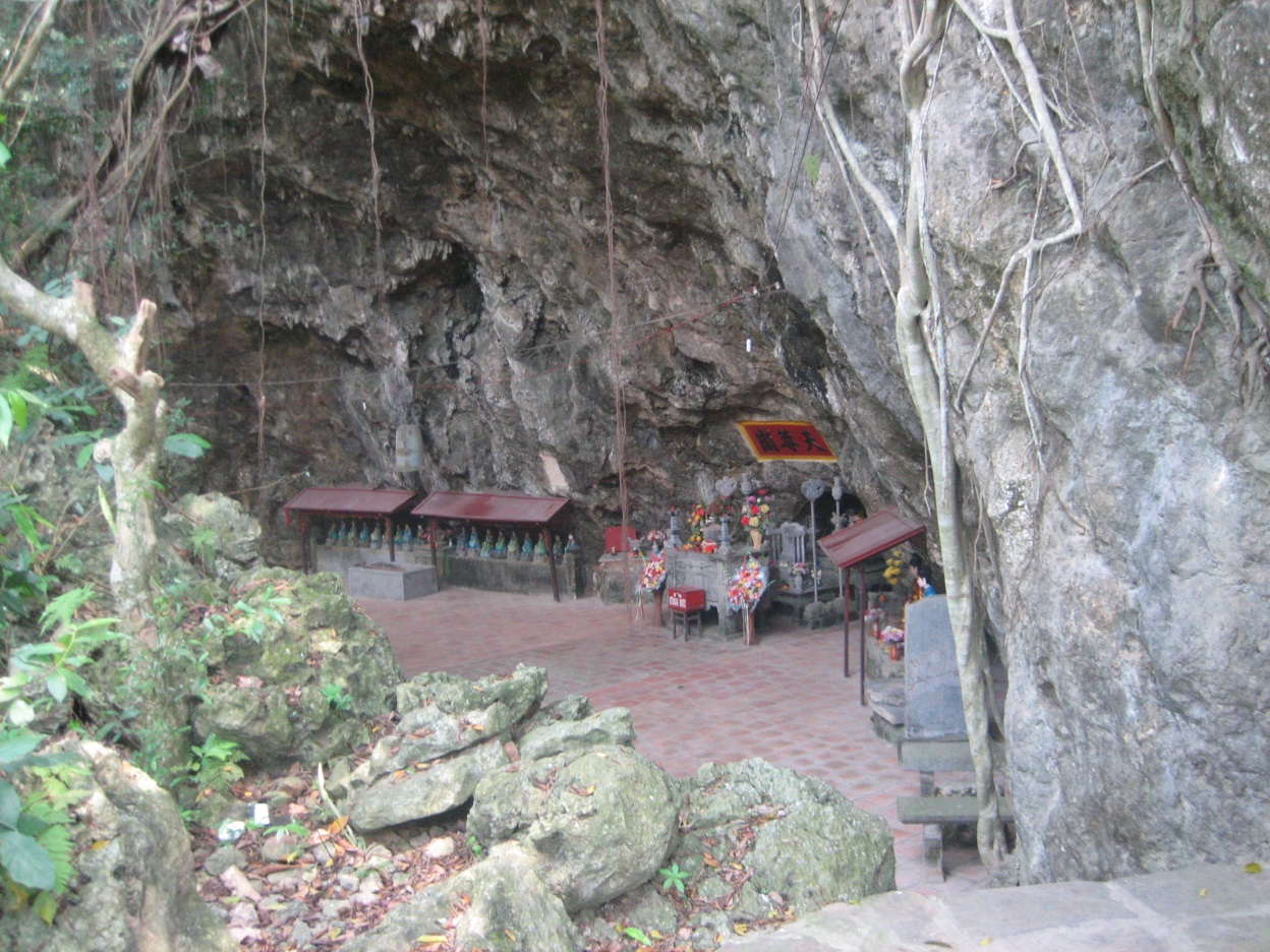 Thien Ton Cave 