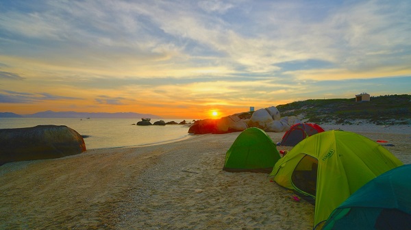 Camping in the evening in Cu Lao Cau 