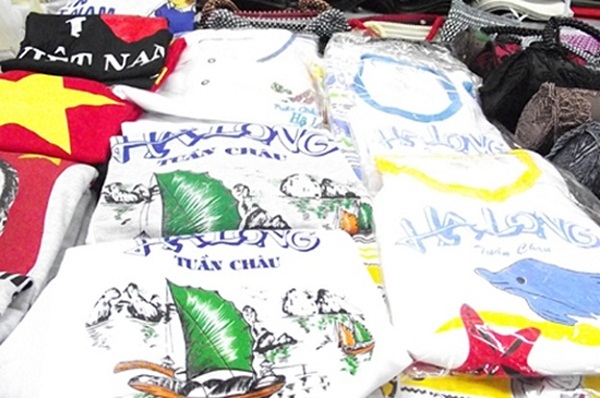 Clothes are printed by images of Ha Long