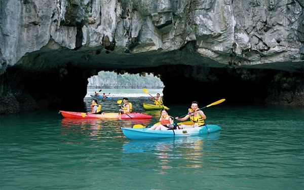 Luon Cave – an ideal place for kayaking
