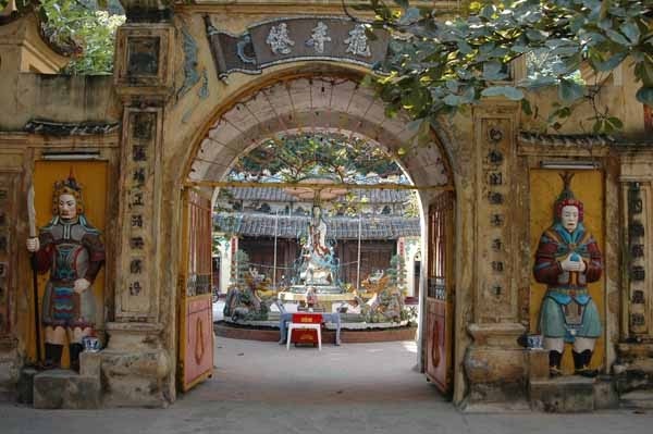 Entrance of Long Tien Pagoda
