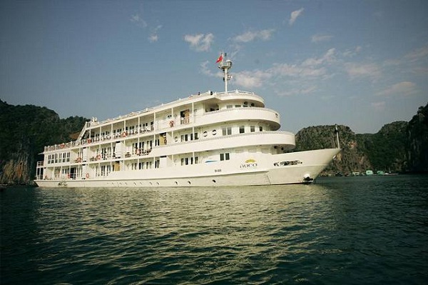 Au Co Cruise, cruise offers long and unique journey on Halong Bay