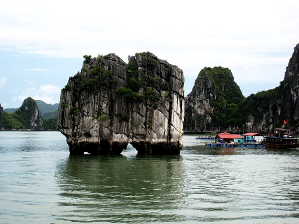 Halong Bay – Islands world