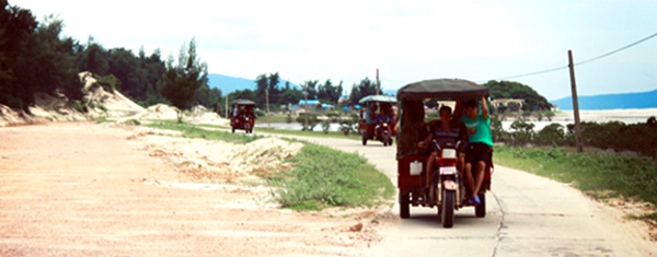 Tuk tuk is main means of transportation in Quan Lan