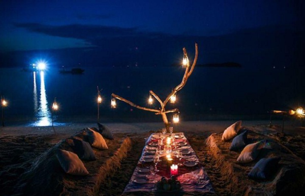 A unique barbeque party on the beach