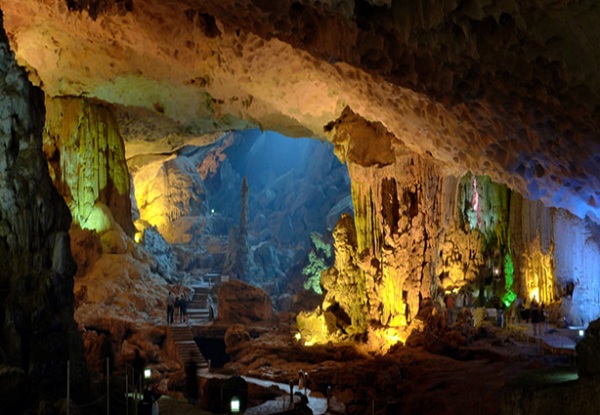 Sung Sot Cave, one of top caves in Halong
