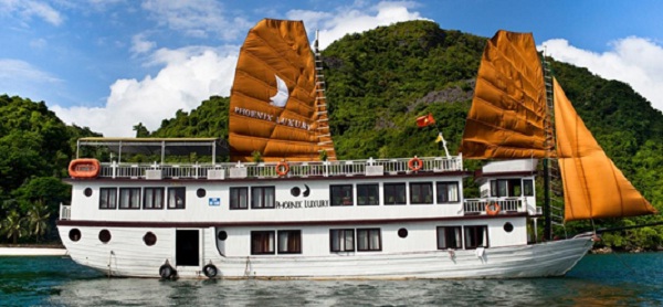 Best luxury cruises in Halong