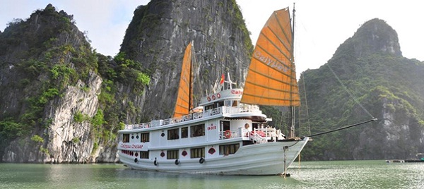 Recommended cruises for Halong Bay tour