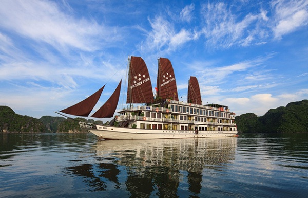 Halong Bay overnight cruise