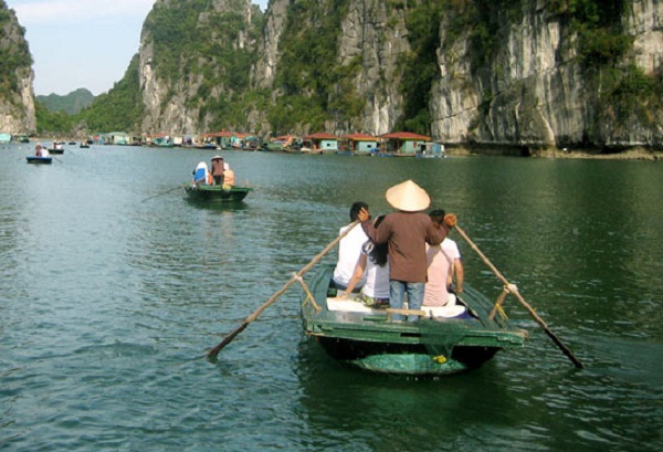 It is advisable to spend at least a few days exploring Halong Bay