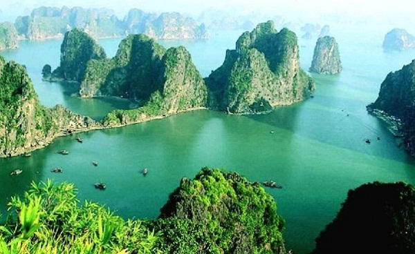 Halong Bay in a sunny day 