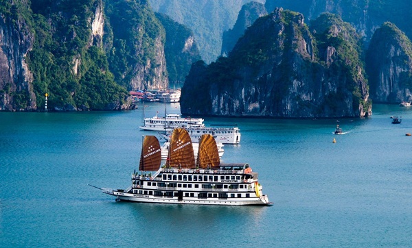 Halong Bay 2 day tour