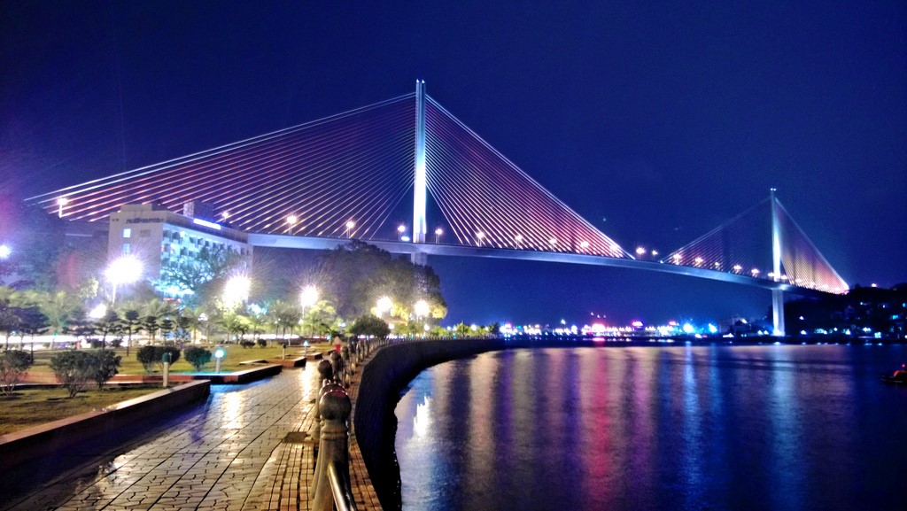 Bai Chay Bridge in Halong at night