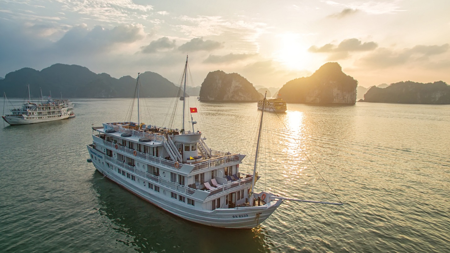 The beauty of Paradise Yacht in the sunrise