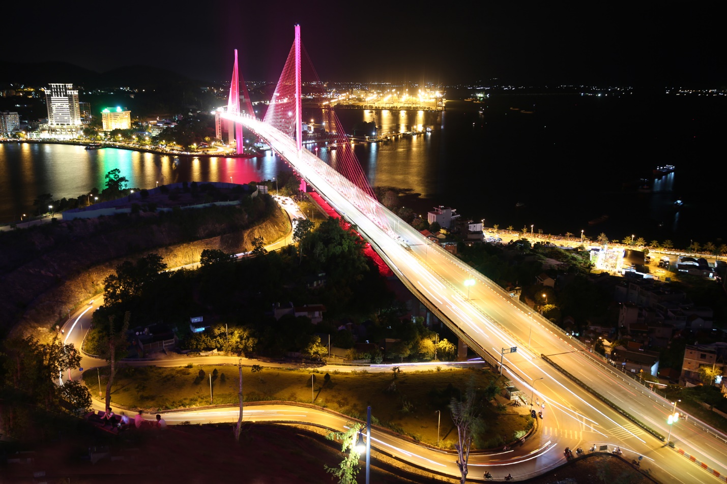 Bai Chay Bridge seen from above