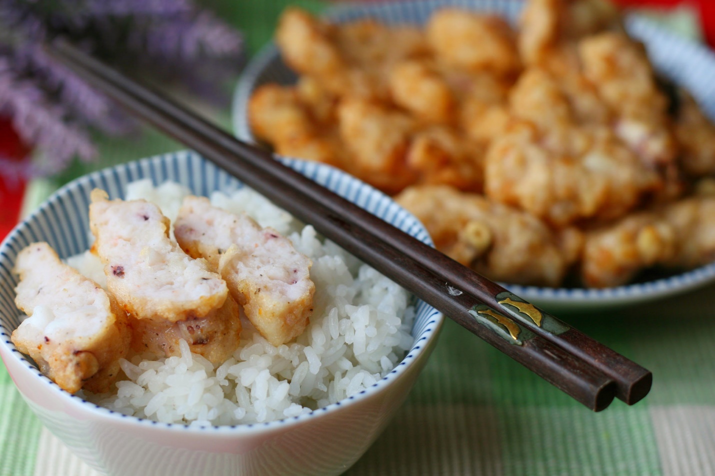 Eat squid cake with white sticky rice