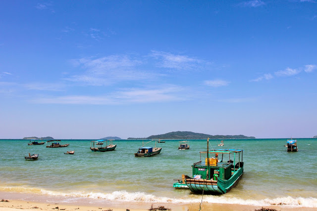 Peaceful life at Bac Van Port