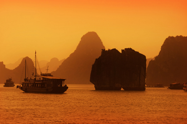 Sunset in Halong Bay 