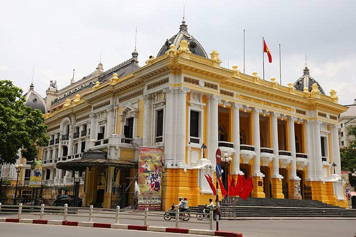 The Opera House where to catch the bus