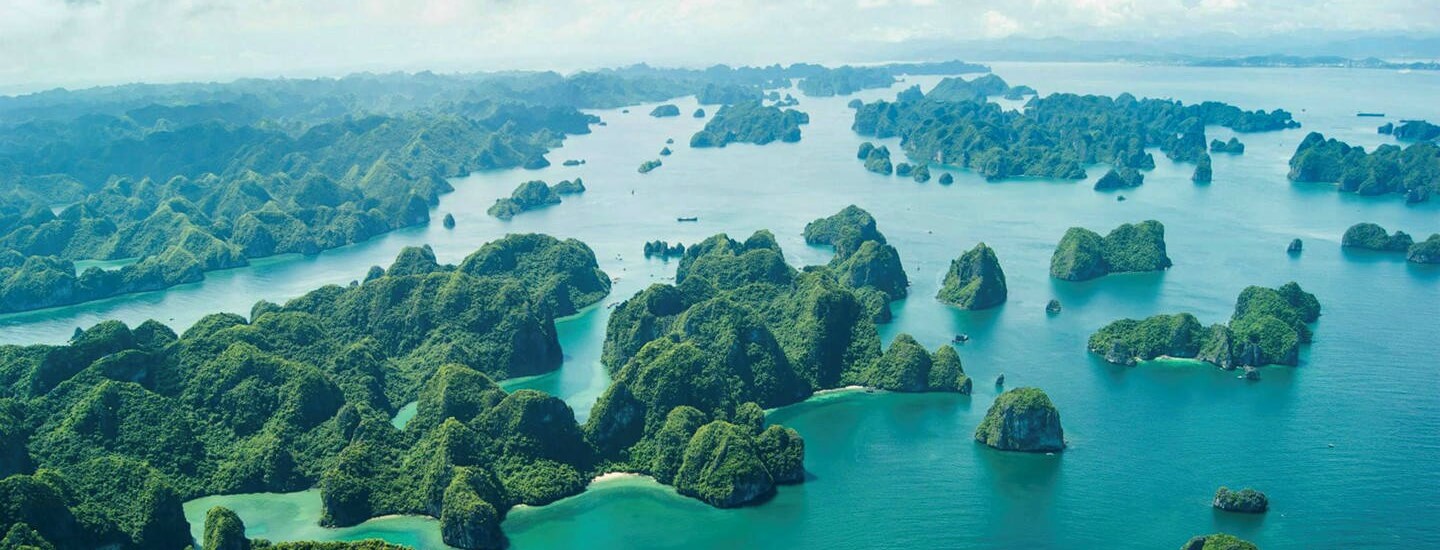 Fascinating Halong Bay in Vietnam 