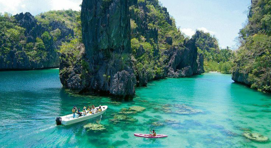 The reason why you should travel Halong in summer holidays