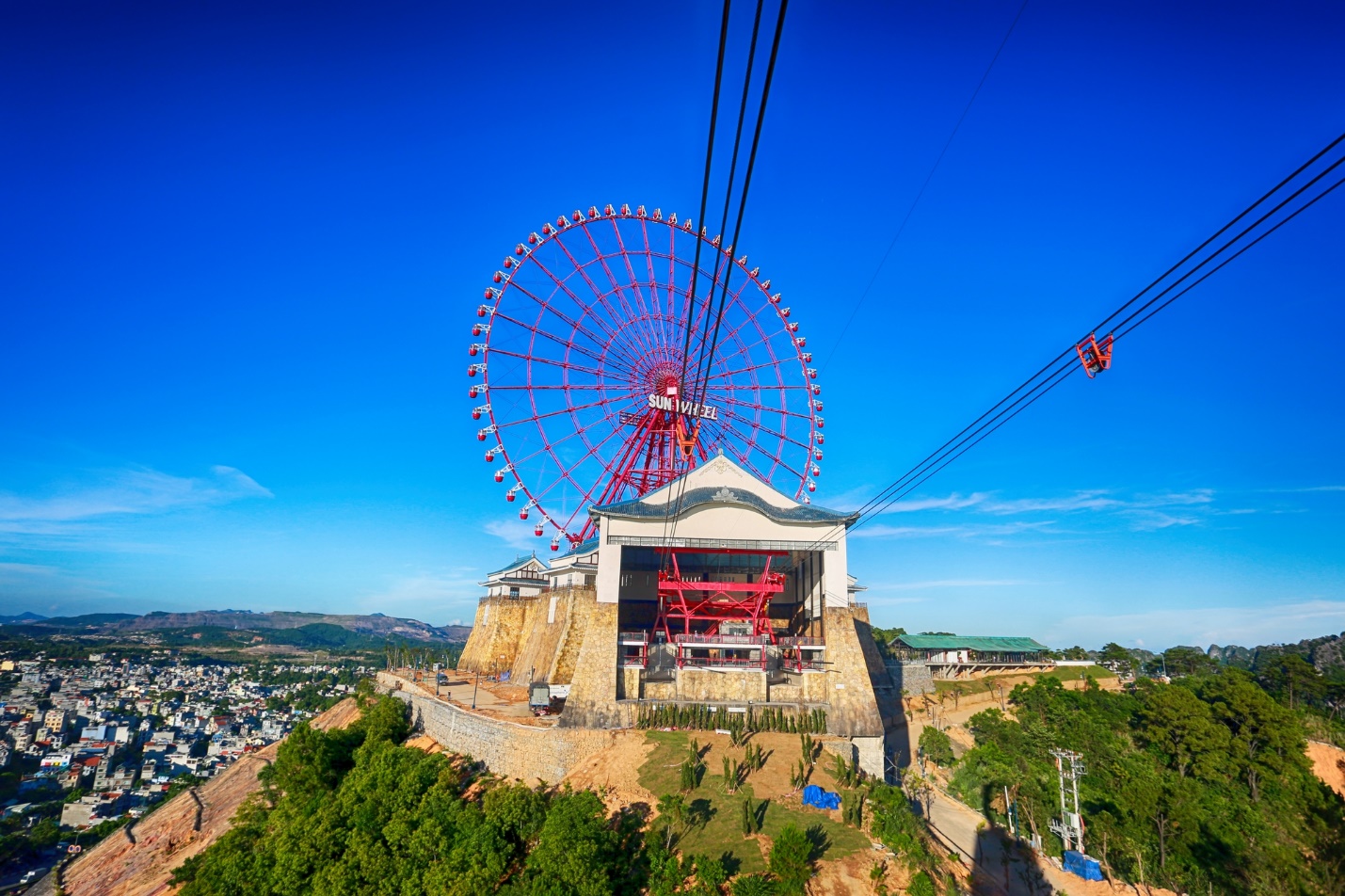 The magnificent beauty of Sun Wheel in Halong