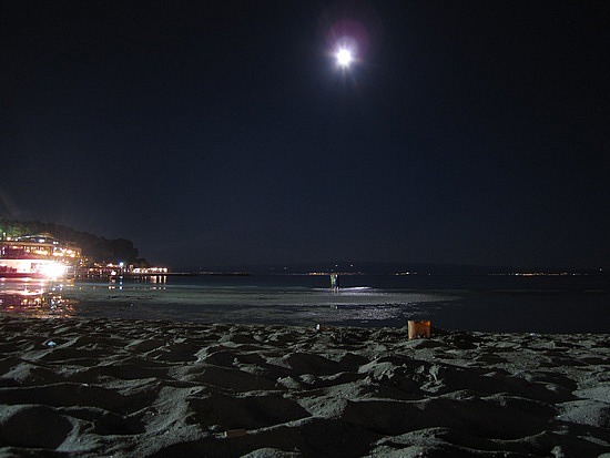 Quan Lan Beach at night 
