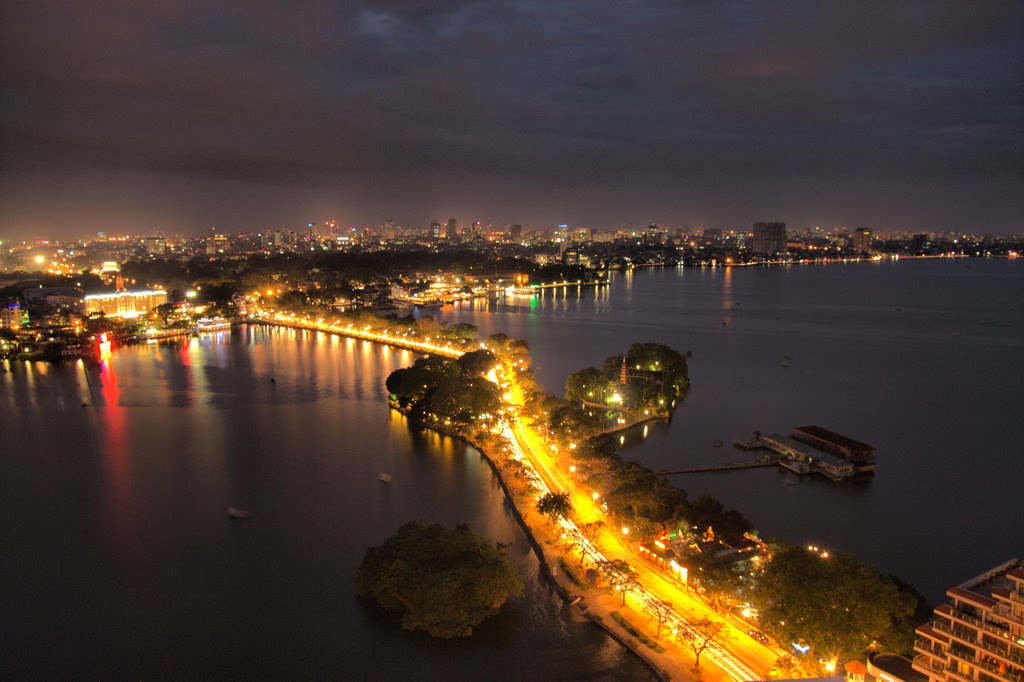 The beauty of Hanoi at night