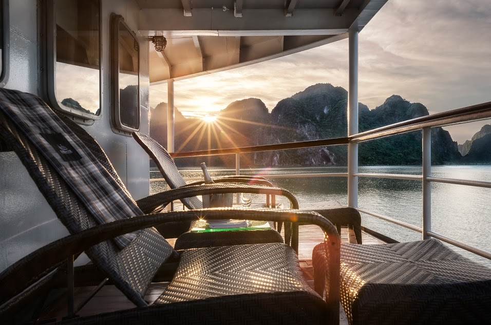 The opening view on the cruise in Halong Bay