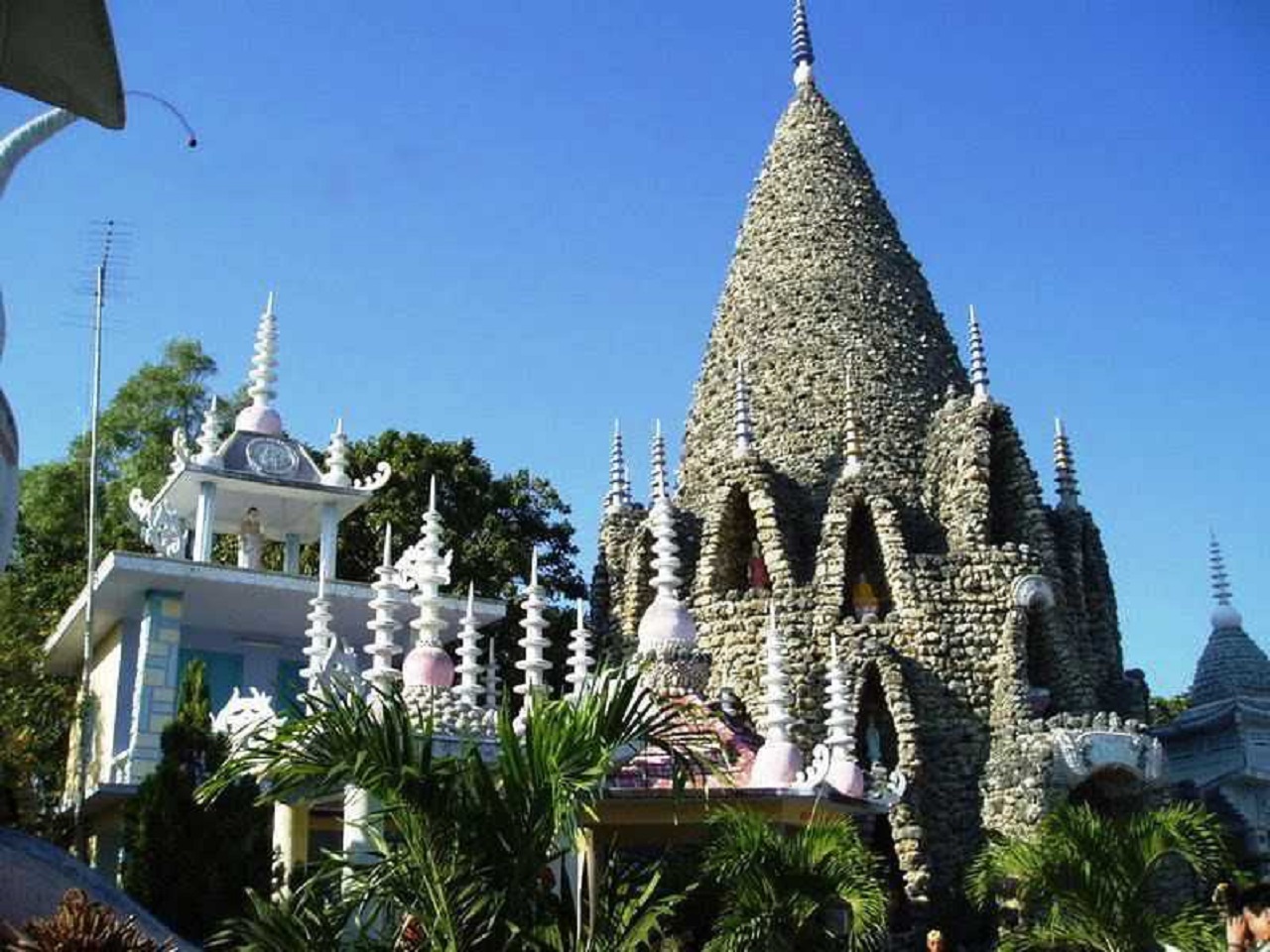 The unique architect of Scorpion Pagoda 