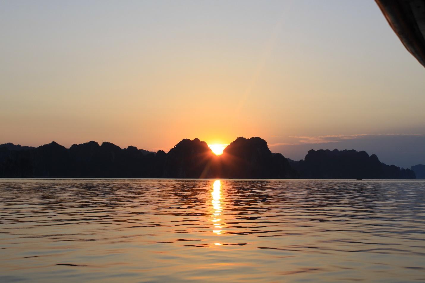 Sunset on Halong Bay