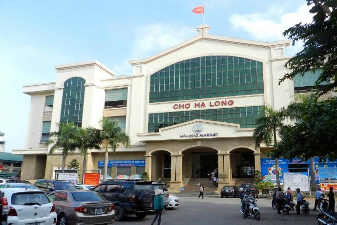 Halong market