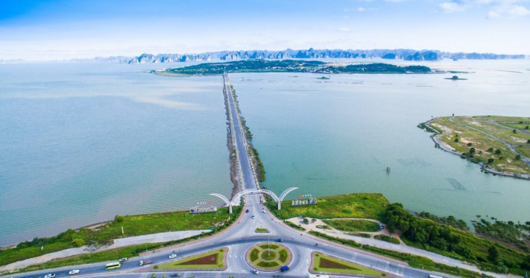 The gate to Tuan Chau Tourist Destination