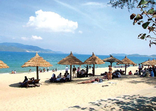 Bai Chay beach, Halong Bay